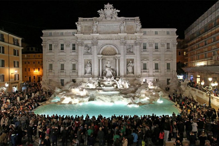 Turisti lani u Fontanu di Trevi ubacili 1,5 miliona dolara