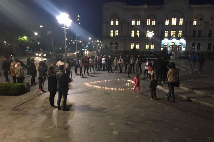Građani Banjaluke pale svijeće za malu Sofiju