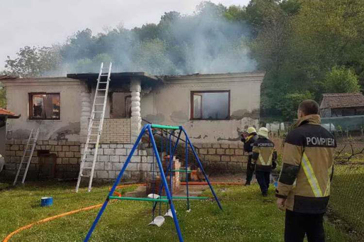 Supružnici izgorjeli u kući kod Zvornika