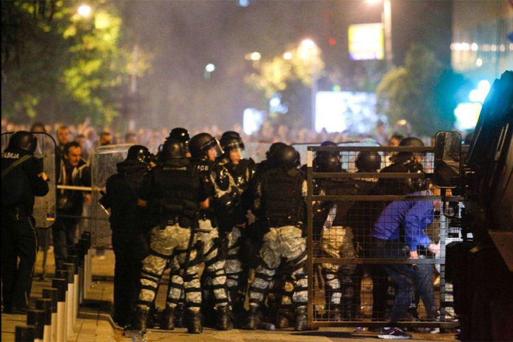 Situacija u Skoplju normalizovana: Povrijeđeno preko 100 osoba, uključujući i Zorana Zaeva