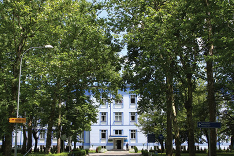Zmija "prošetala" banjalučkim kampusom