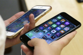 Dobit Applea porasla, prodaja iPhonea pala