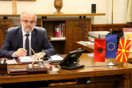 Džaferi preuzeo funkciju predsjednika Sobranja, unio albansku zastavu ...