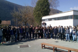 Maturanti iz Jajca u bijelom na maturu