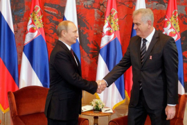 Putin odlikuje Nikolića