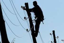 Nelegalno se priključio na elektromrežu pa zapalio kuću