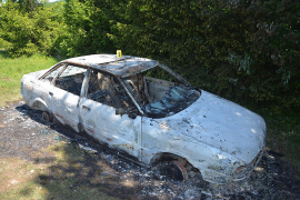 Zbog točkova ukrali cijeli auto, pa ga zapalili