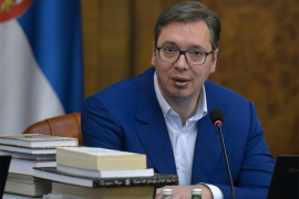 Novosti: Vučić se kune nad Ustavom i Јevanđeljem