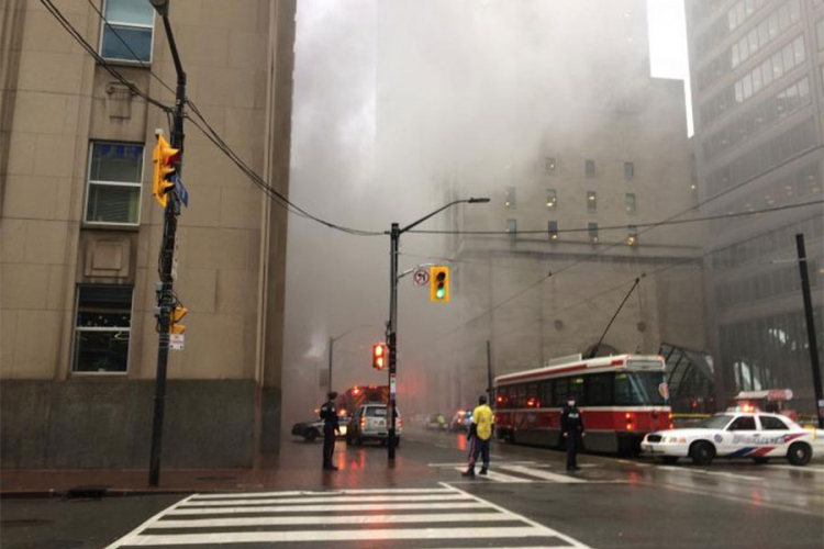 Snažne eksplozije potresle Toronto