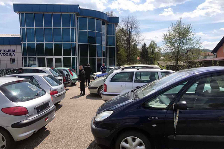 Pretresi u Tešnju i Tesliću: Oduzeta vozila vrijedna 110.000 KM