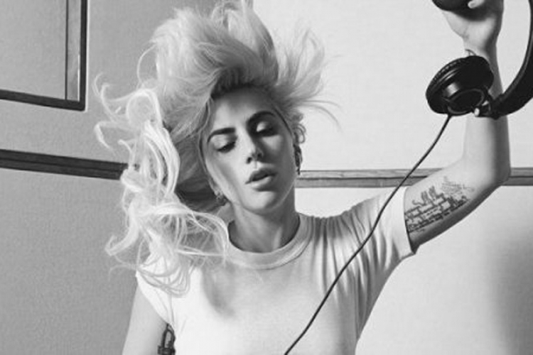 Lejdi Gaga predstavila video za "The Cure"