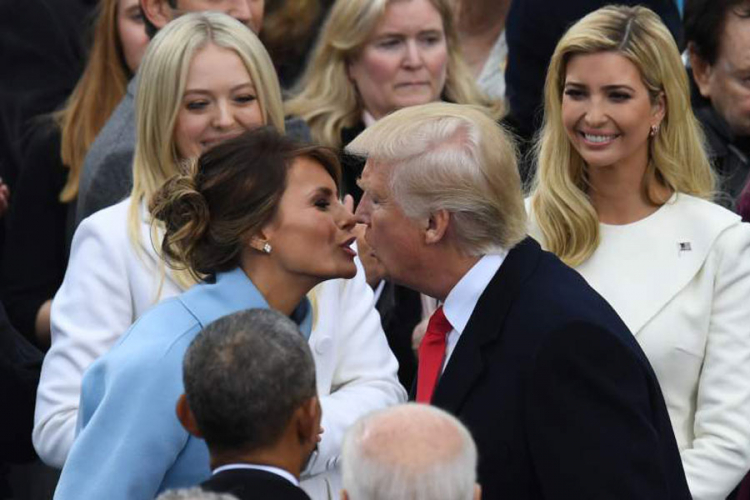 Melanija lajkom na Twitteru podstakla sumnje o razvodu od Trampa