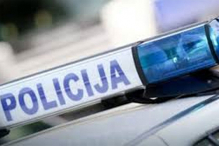 Saobraćajka u Karanovcu, povrijeđena djevojka