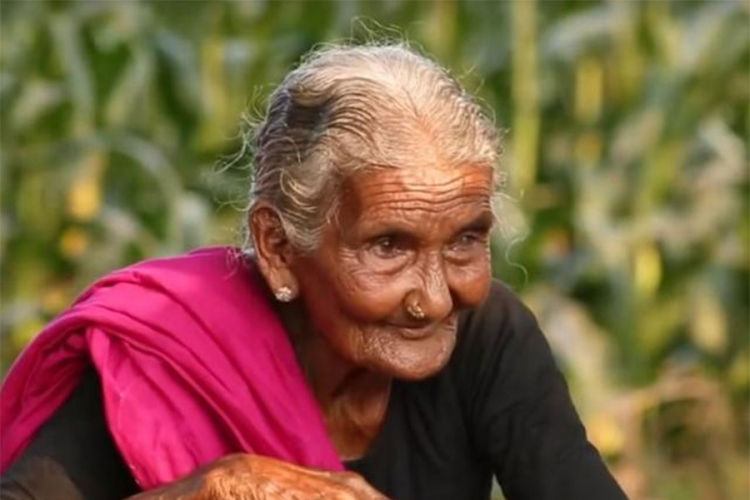 Ova baka ima 106 godina i trista hiljada pratilaca na Jutjubu
