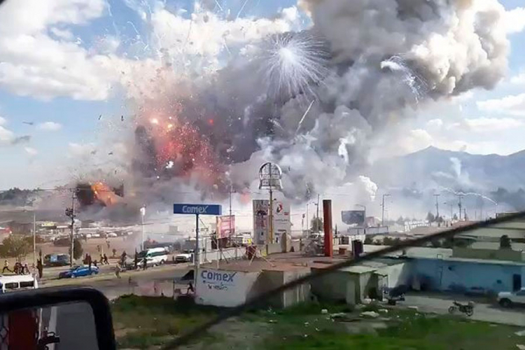 Eksplozija u skladištu vatrometa u Meksiku, poginulo 14 osoba