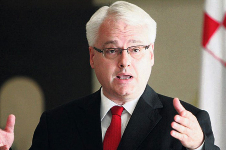 Josipović: Sad su partizani loši, a ustaše i četnici dobri