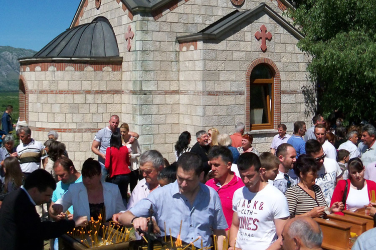 Rodni kraj Vasilija Ostroškog vrvi od turista
