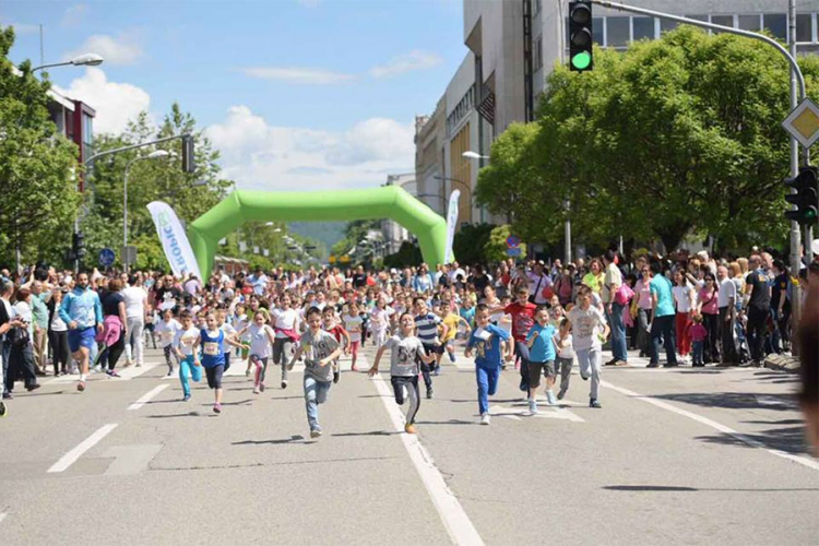 Hiljadu mališana trčalo Bambini trku na Banjalučkom polumaratonu