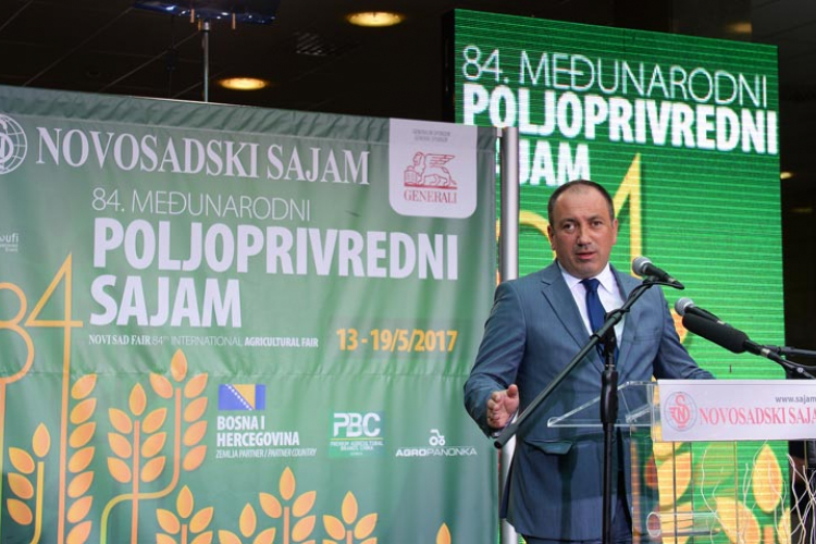 Dačić i Crnadak protivgradnim raketama na oblake