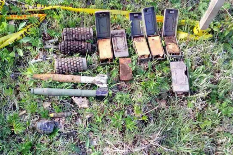 Kod Kalesije pronađene mine, bombe i municija