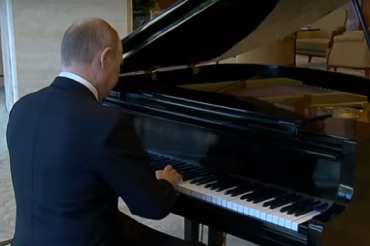 Putin svirao Đinpingu