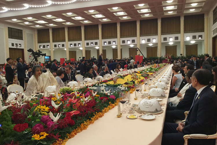 Lideri u Pekingu slušali 'Tamo daleko'
