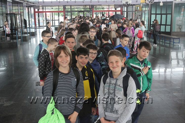 Mališane oduševila avantura vozom