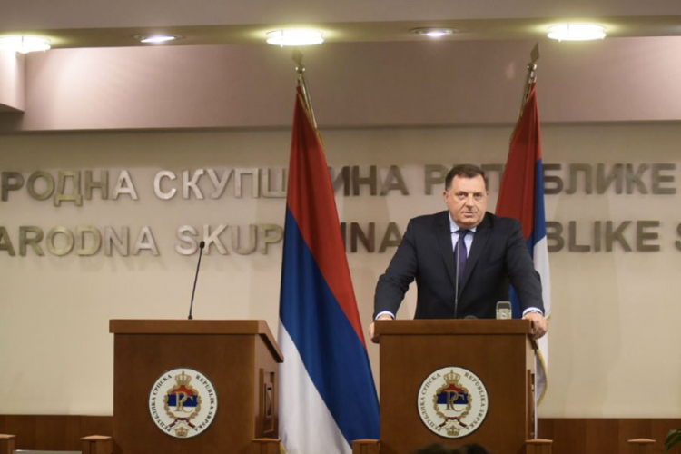 Dodik: Politika izdaje koju vode SDS, NDP i PDP smeta razvoju Srpske