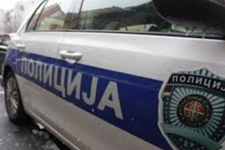 Dijete spašeno iz zapaljenog automobila