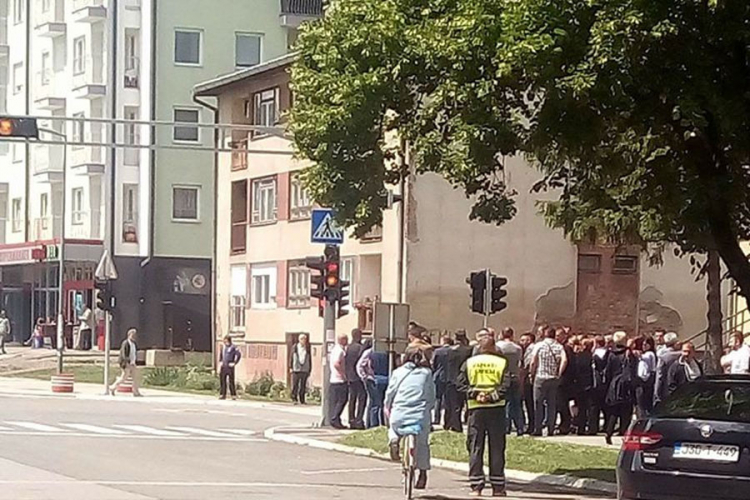 Zvaničnici u Doboju pustili semafor u rad