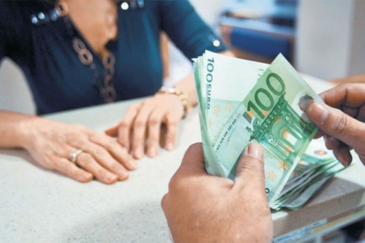 Građani BiH sve zaduženiji: Banke isplaćuju milijarde KM kredita