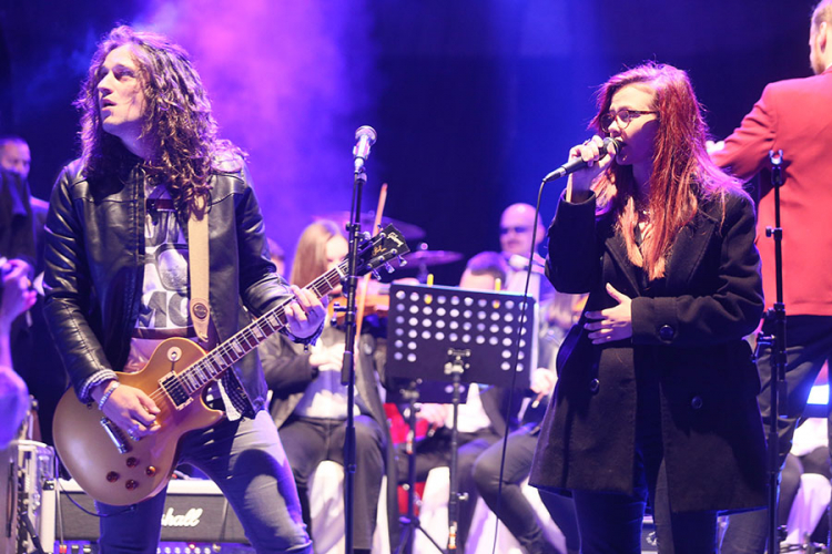 "Rock simfonija" muzikom rastjerala kišne oblake