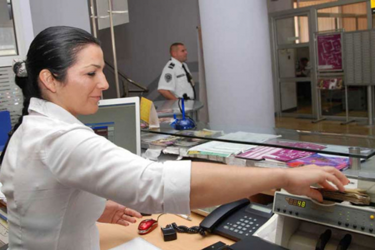Svaki stanovnik u Srpskoj dužan 2.350 KM