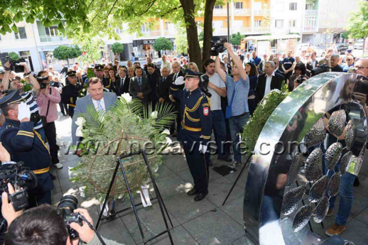 Dodik: Bol za 12 beba nikada neće stati, njihovo stradanje obilježilo cijeli protekli rat