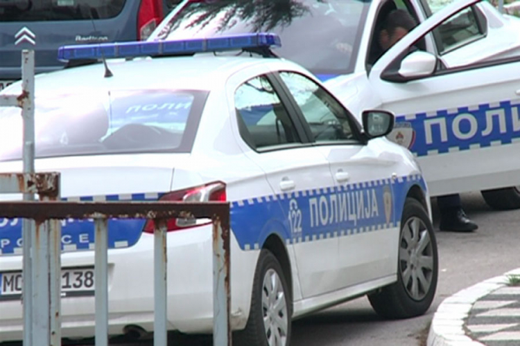 Saobraćajka u Banjaluci, vozilom udario u betonsku bankinu