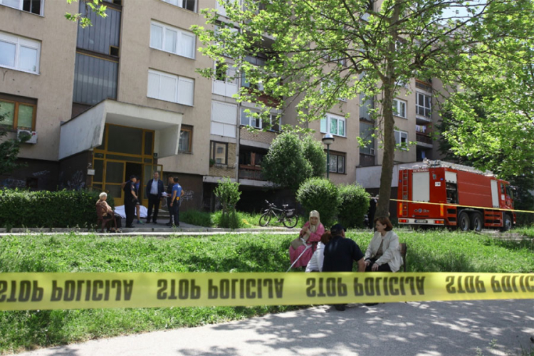 Dim ugušio staricu, pronašli je u stubištu