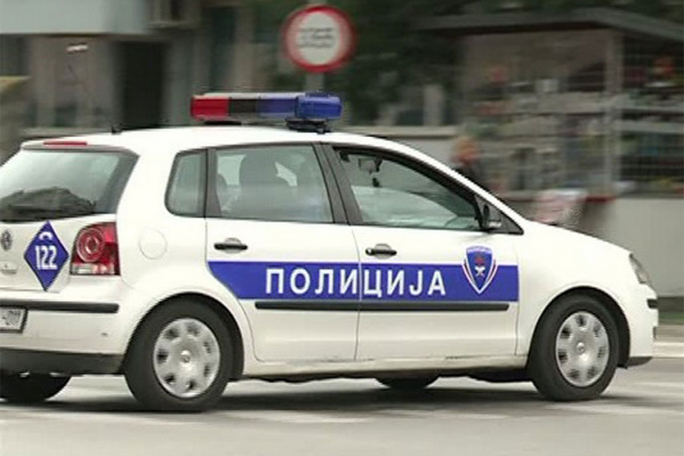 U Banjaluci zapaljen kombi "Produkt trejda"