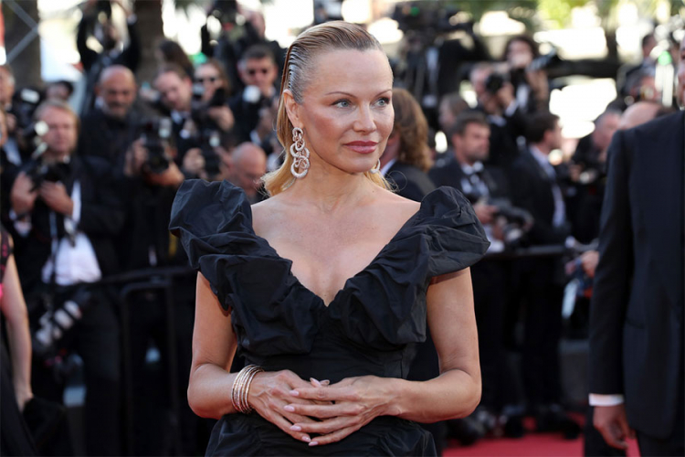 Pamela Anderson pisala Čolaku: Zatvoriti sve farme krzna u BiH