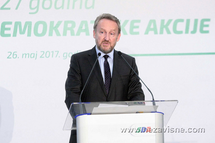 Izetbegović: Dodik već deceniju zaustavlja i slabi BiH, a SDA zaustavlja i slabi Dodika
