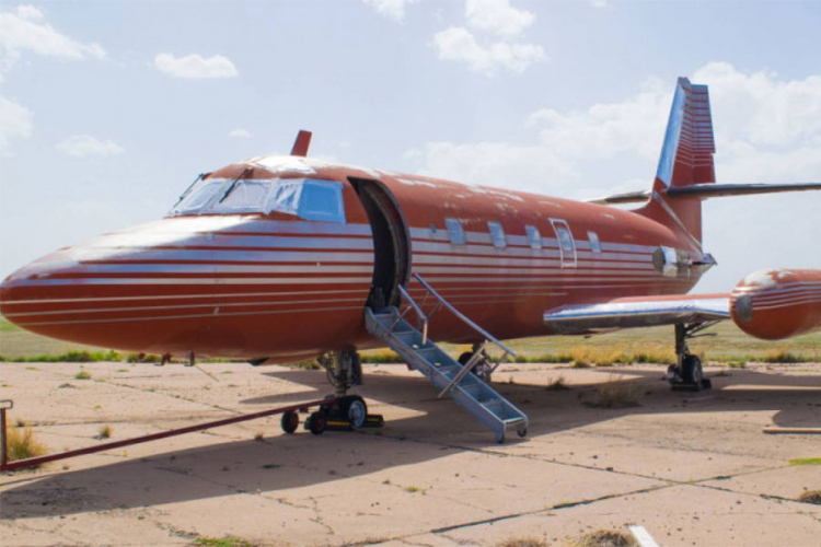 Obožavalac kupio Elvisov pokvareni avion za skoro 500.000 dolara