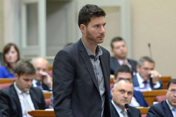 Pernar Rusima: Ne dajte pare Plenkoviću