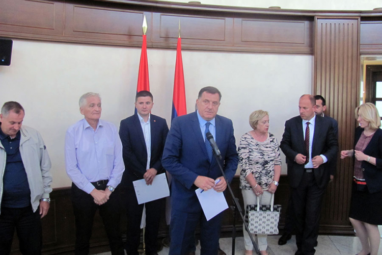 Dodik na sjednici Izvršnog komiteta SNSD-a: Riješićemo se onih koji nam prave probleme