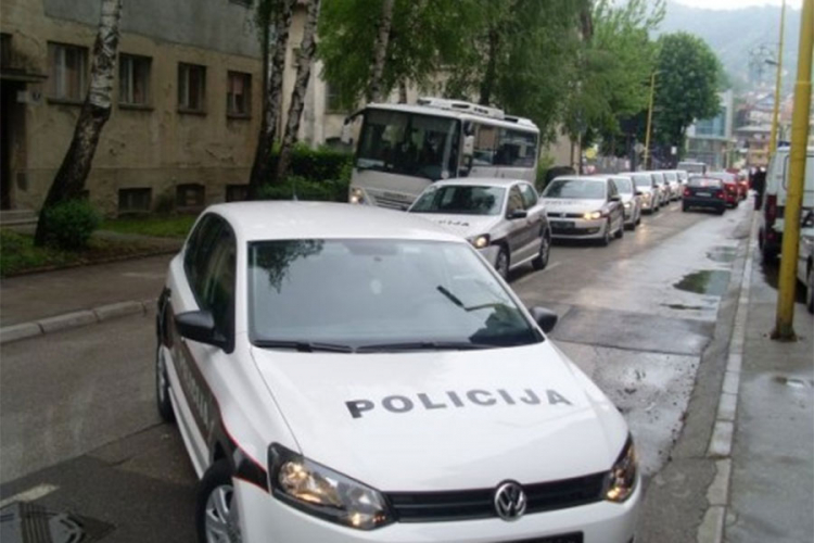 Nesreća u Tuzli, žena preminula nakon pada sa sedmog sprata