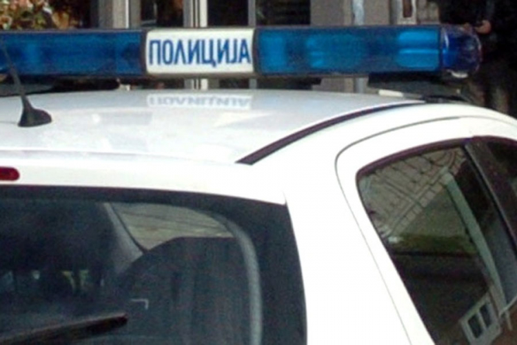 Sin ubio majku, u toku uviđaj, policija traži osumnjičenog