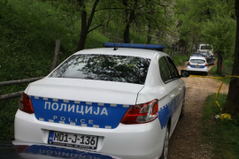 Auto mu pre­ga­zio no­gu dok je po­ma­gao ra­nje­nom