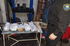 Oduzeto oko pet kilograma marihuane