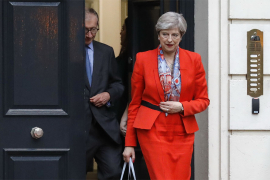 Britanski mediji: Tereza Mej izgubila podršku, ali nema namjeru da ...