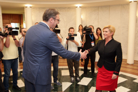 Vučić od Grabar-Kitarović dobio hrvatsku čokoladu