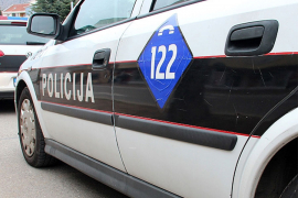 Bizarna nesreća u Mostaru: Nakon udesa izašao iz auta, pa pao na ...