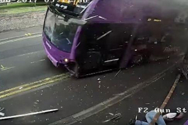 Udario ga autobus, on ustao i otišao u pab